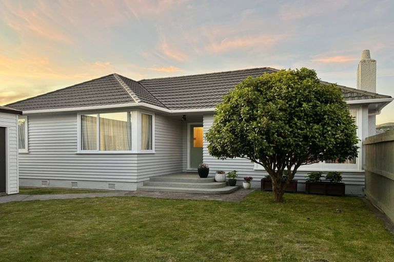 Photo of property in 25 Athlone Crescent, Boulcott, Lower Hutt, 5011