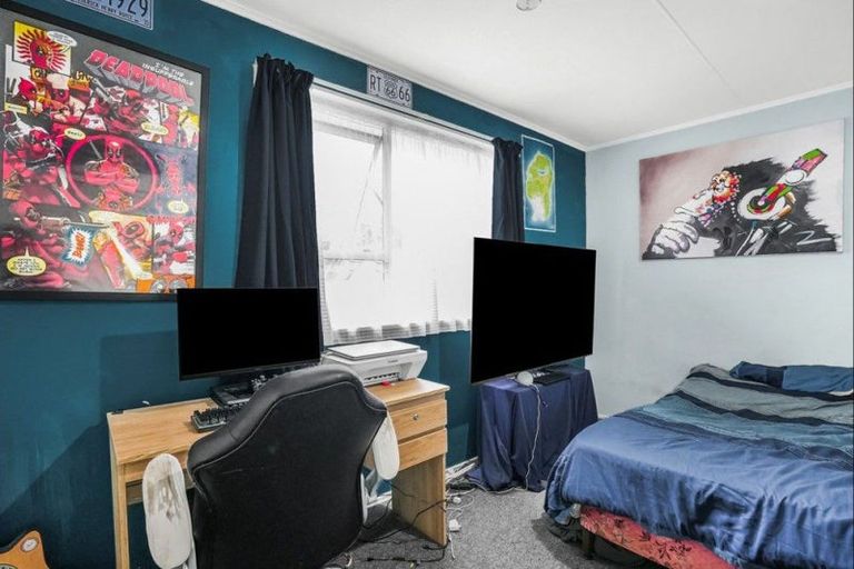 Photo of property in 49 Norana Road, Timberlea, Upper Hutt, 5018