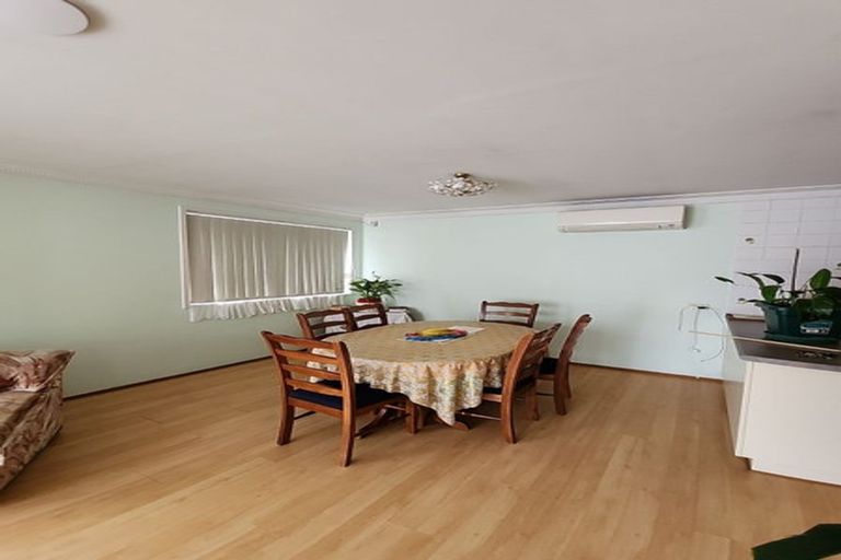 Photo of property in 2/36 Churchill Avenue, Manurewa, Auckland, 2102