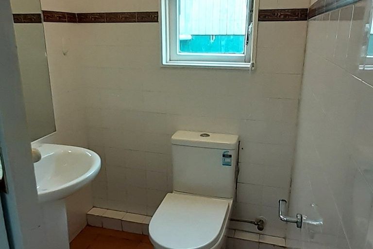 Photo of property in 6-10 Mudges Terrace, Newtown, Wellington, 6021