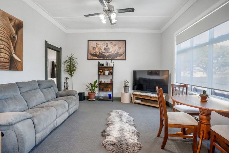 Photo of property in 38 Queen Street, Winton, 9720