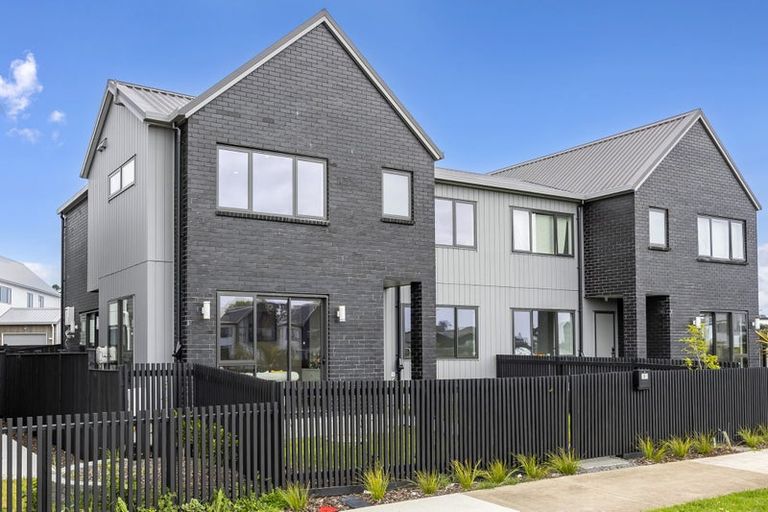 Photo of property in 6 Kartolina Crescent, Kumeu, 0810