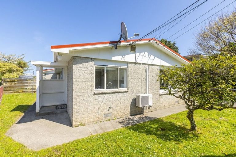 Photo of property in 4b Te Uruhi Grove, Paraparaumu, 5032
