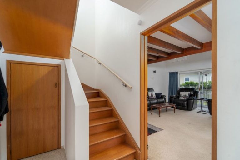 Photo of property in 80 Naples Street, Martinborough, 5711