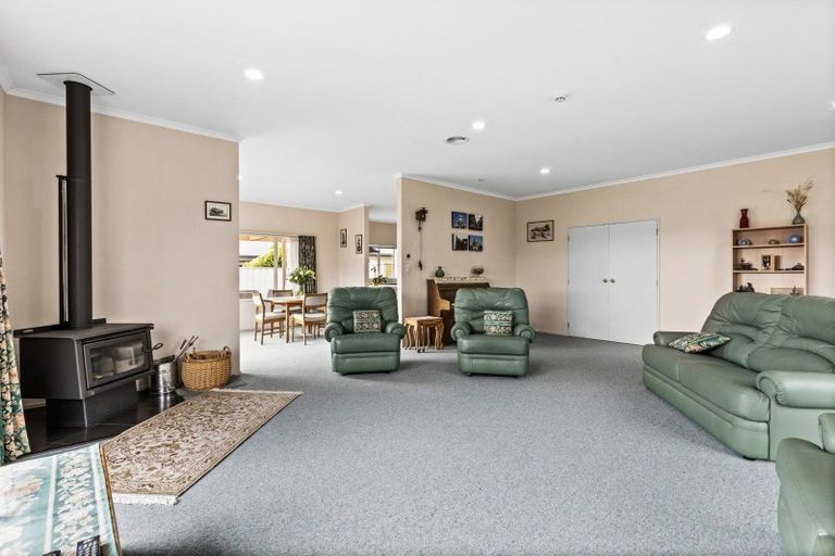 Photo of property in 5 Fairview Place, Havelock North, 4130