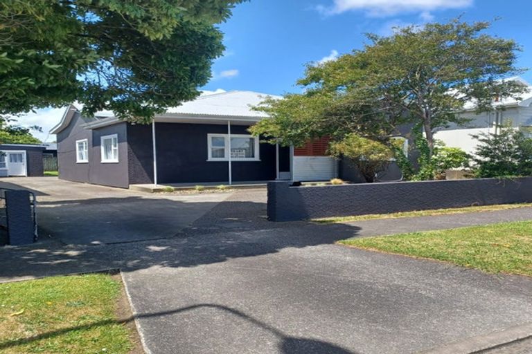 Photo of property in 19 Hereford Street, West End, Palmerston North, 4410