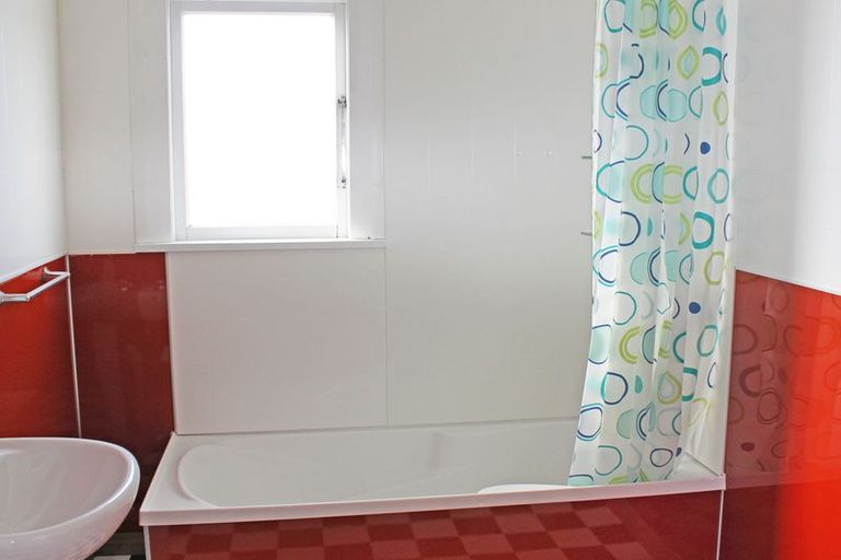 Photo of property in 56 Arun Street, South Hill, Oamaru, 9400