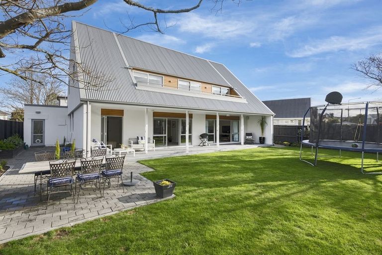 Photo of property in 53 Kotare Street, Fendalton, Christchurch, 8041