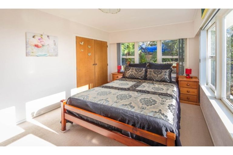 Photo of property in 4 Elliston Crescent, Stanmore Bay, Whangaparaoa, 0932