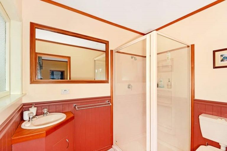 Photo of property in 50 Moore Street, Hillcrest, Auckland, 0627