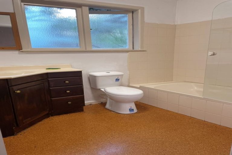 Photo of property in 86 Matipo Road, Mairangi Bay, Auckland, 0630