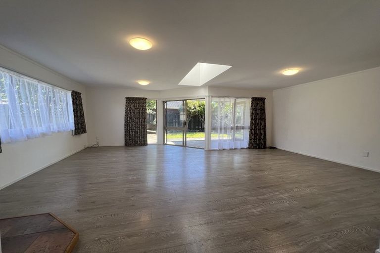 Photo of property in 2/15 Golfland Drive, Golflands, Auckland, 2013