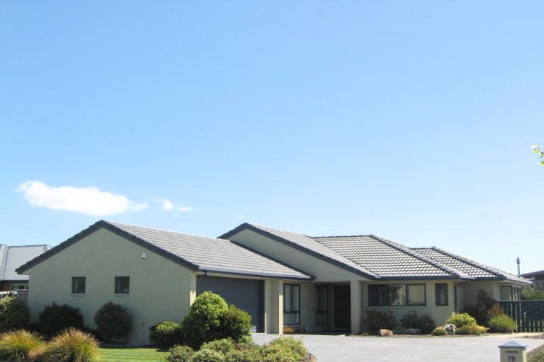 Photo of property in 79 Coolspring Way, Redwood, Christchurch, 8051