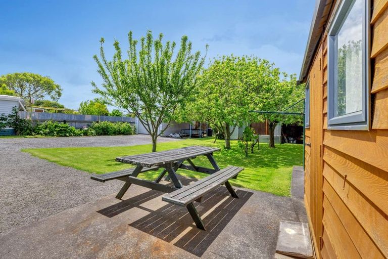 Photo of property in 20 Bear Street, Waverley, 4510