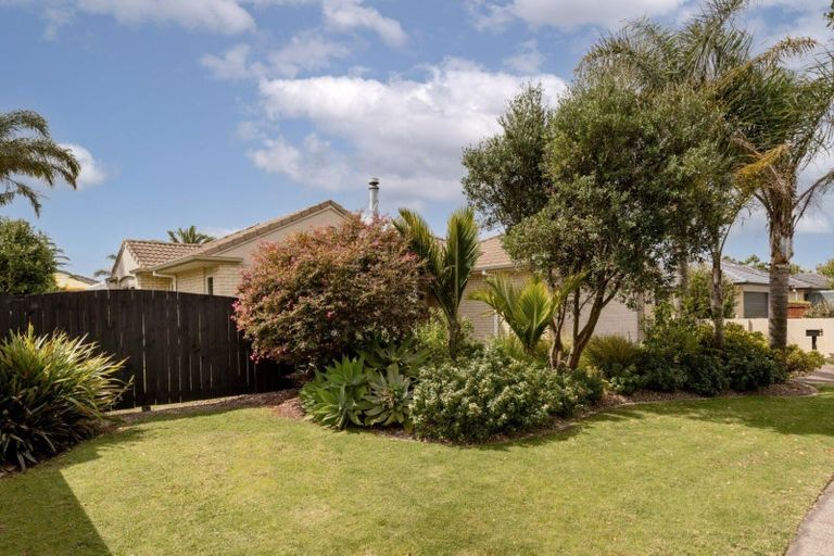 Photo of property in 587 Grenada Street, Papamoa Beach, Papamoa, 3118