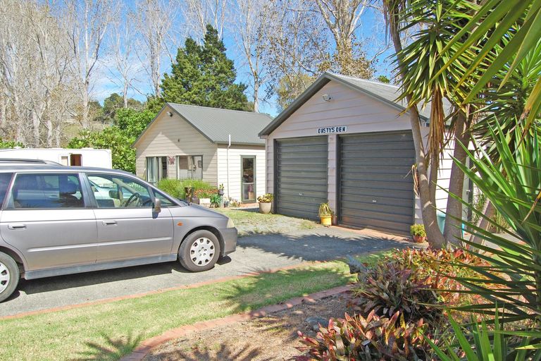 Photo of property in 10 Rangiora Road, Kaiwaka, 0573