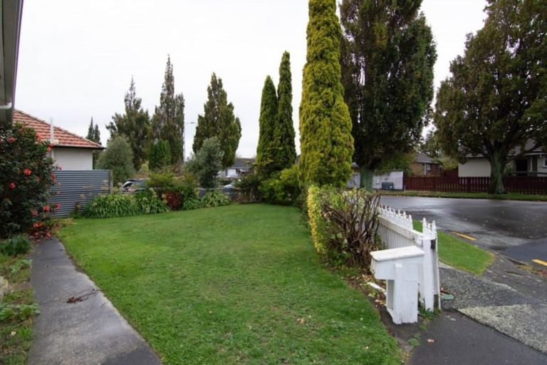 Photo of property in 10 Belfast Place, Roslyn, Palmerston North, 4414