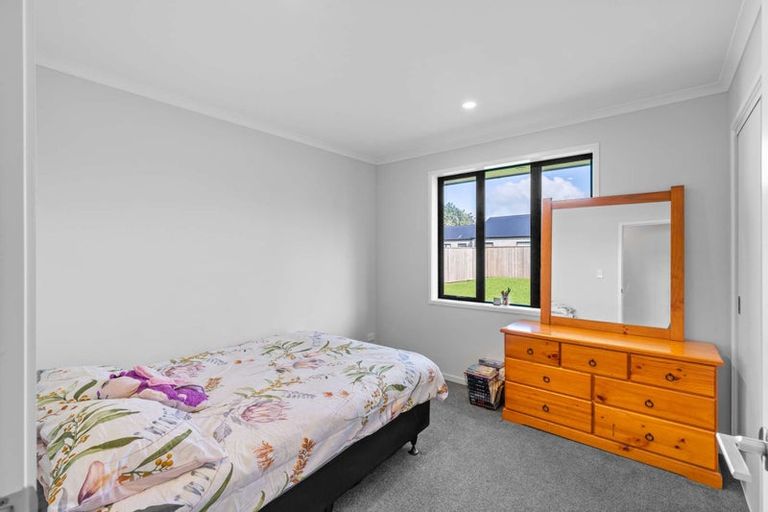 Photo of property in 4 Trevor Mcmiken Drive, Patumahoe, 2679