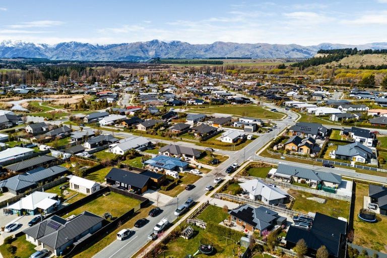 Photo of property in 14 Quail Street, Albert Town, Wanaka, 9305