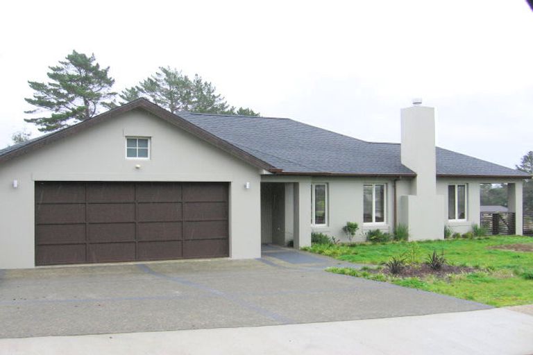 Photo of property in 20 Shelter Drive, Greenhithe, Auckland, 0632