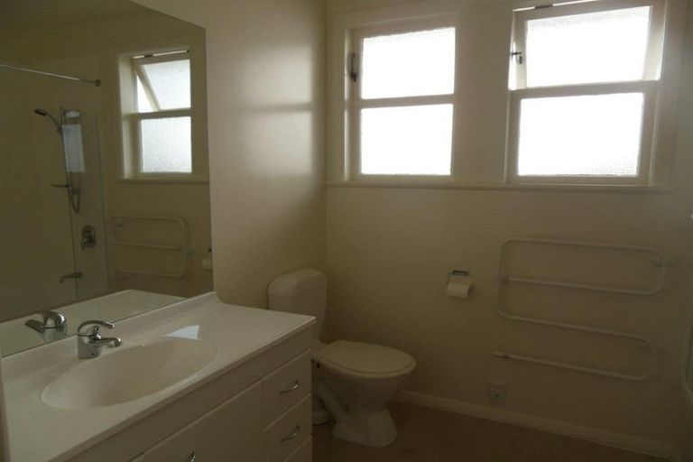 Photo of property in 56a Waiwhetu Road, Waiwhetu, Lower Hutt, 5010