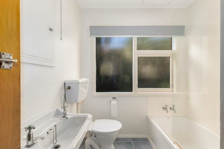 Photo of property in 20 Puriri Street, Eastbourne, Lower Hutt, 5013