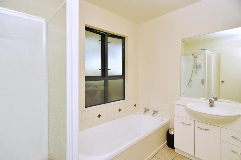 Photo of property in 30a Peer Street, Upper Riccarton, Christchurch, 8041