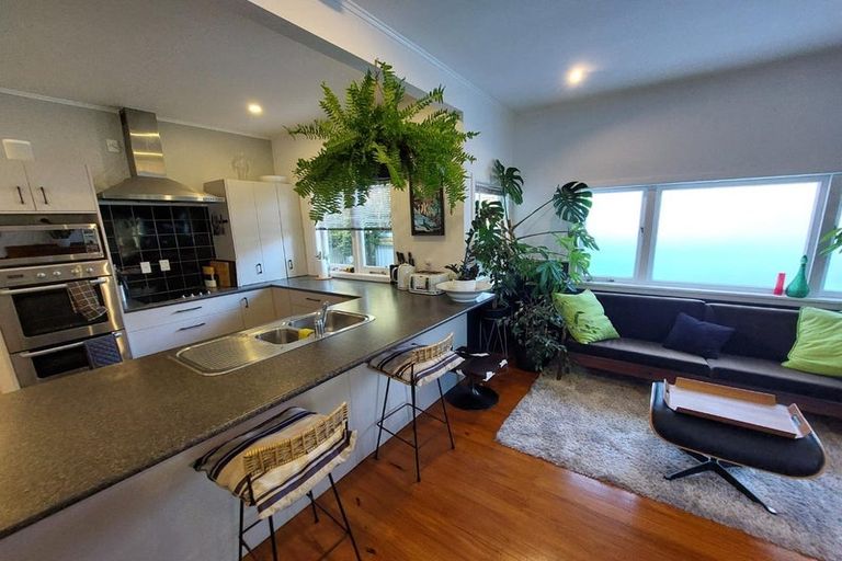 Photo of property in 334a West Coast Road, Glen Eden, Auckland, 0602