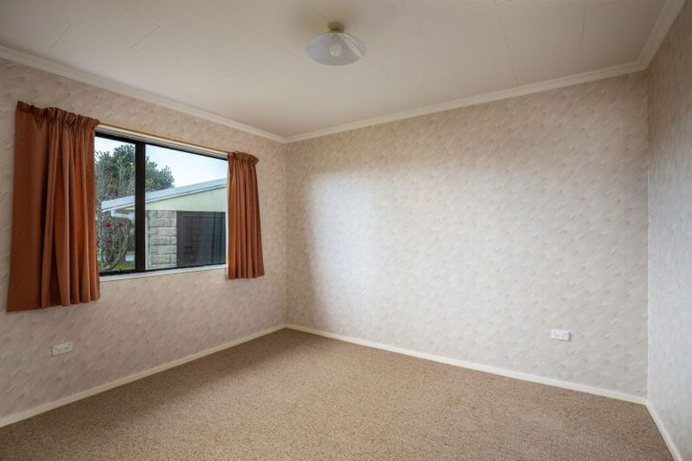 Photo of property in 2 Rangiora Place, Inglewood, 4330