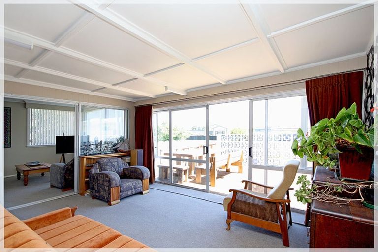 Photo of property in 3 Huia Street, Foxton Beach, Foxton, 4815