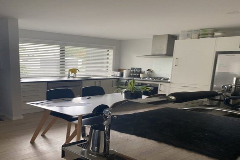 Photo of property in 6a Huia Street, Tawa, Wellington, 5028