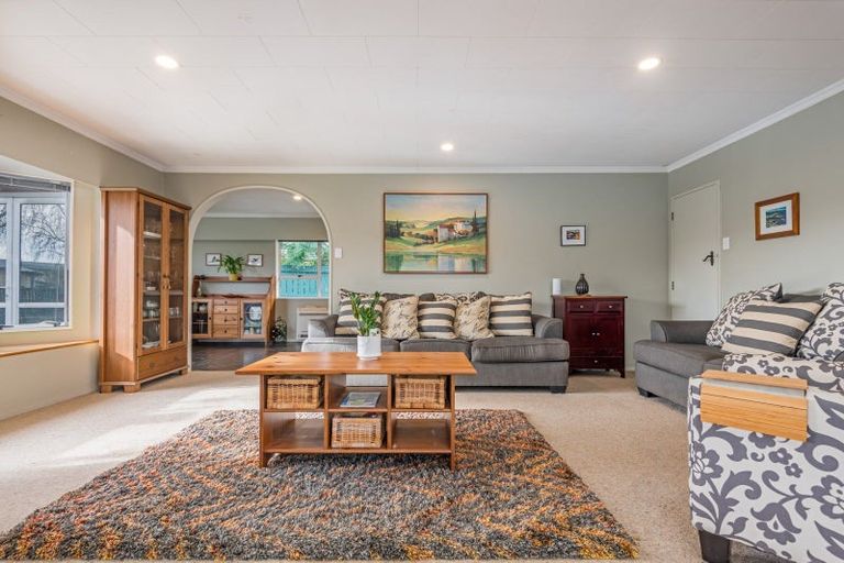 Photo of property in 19 Humphries Place, Awapuni, Palmerston North, 4412