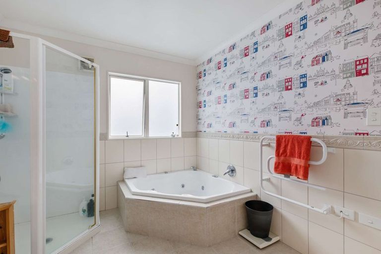 Photo of property in 1177 Whangaparaoa Road, Gulf Harbour, Whangaparaoa, 0930