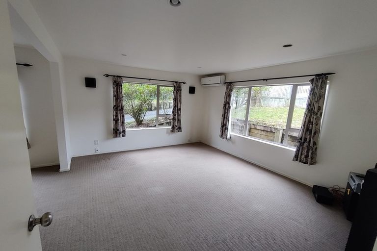 Photo of property in 30a Trinidad Road, Sunnynook, Auckland, 0620