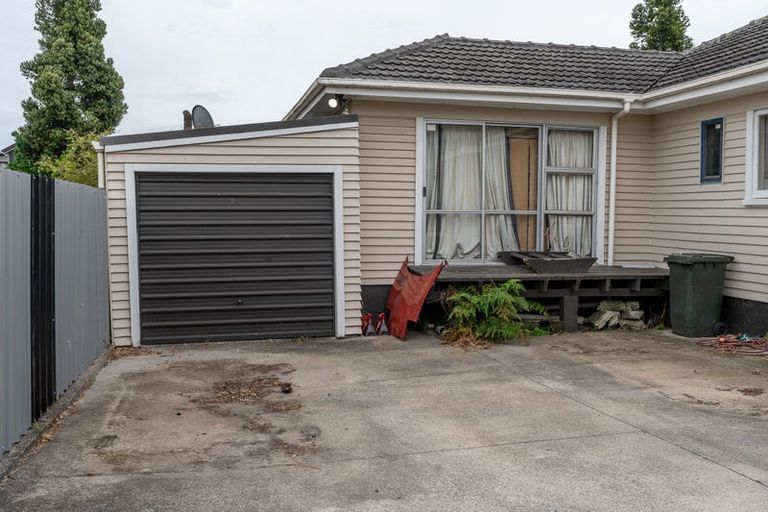 Photo of property in 35 Lake Crescent, Hamilton Lake, Hamilton, 3204