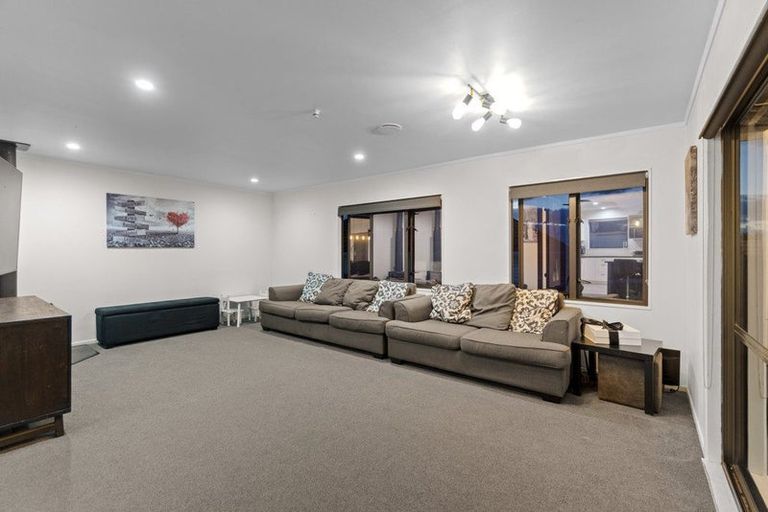 Photo of property in 34 Karaka Street, Helensville, 0800