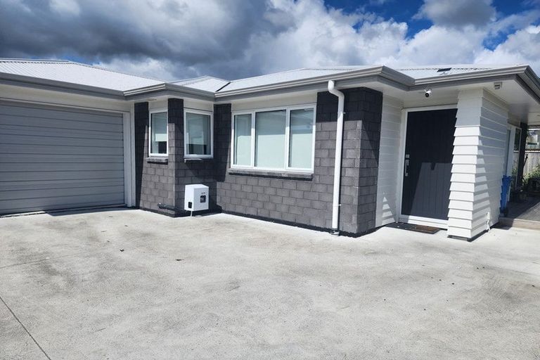 Photo of property in 43c Wainuiomata Road, Wainuiomata, Lower Hutt, 5014