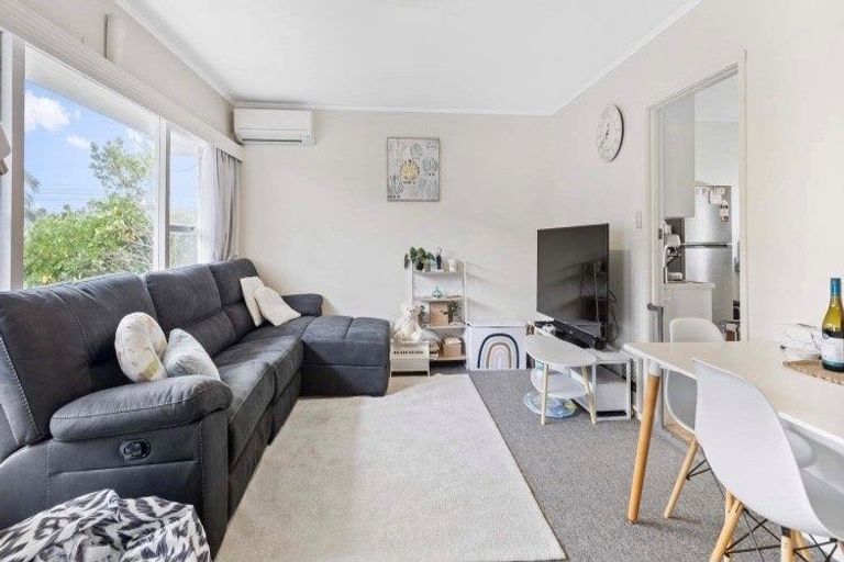 Photo of property in 2/10 Hororata Road, Hauraki, Auckland, 0622