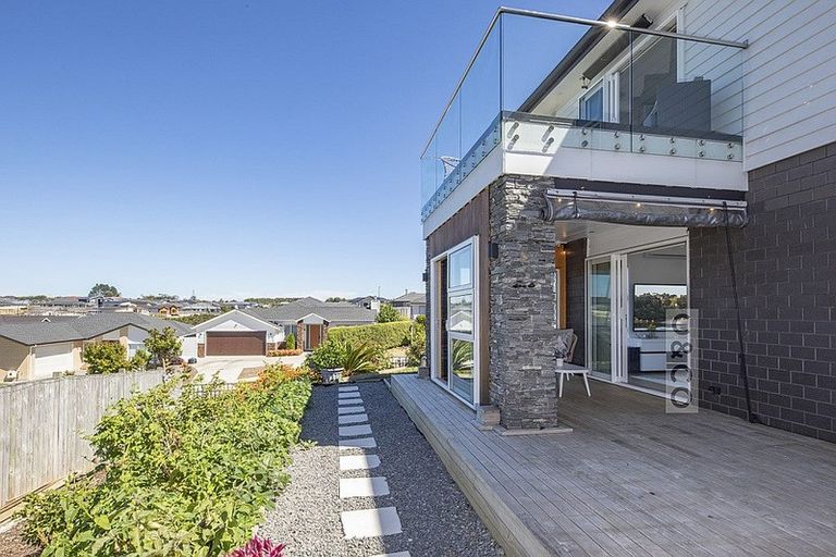 Photo of property in 2 Tauwaka Crescent, Riverhead, 0820