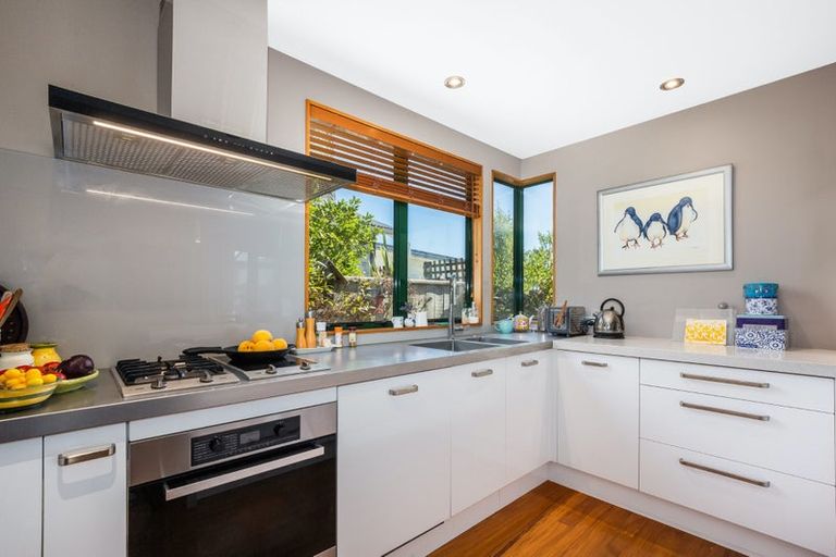 Photo of property in 34 Oroua Street, Eastbourne, Lower Hutt, 5013