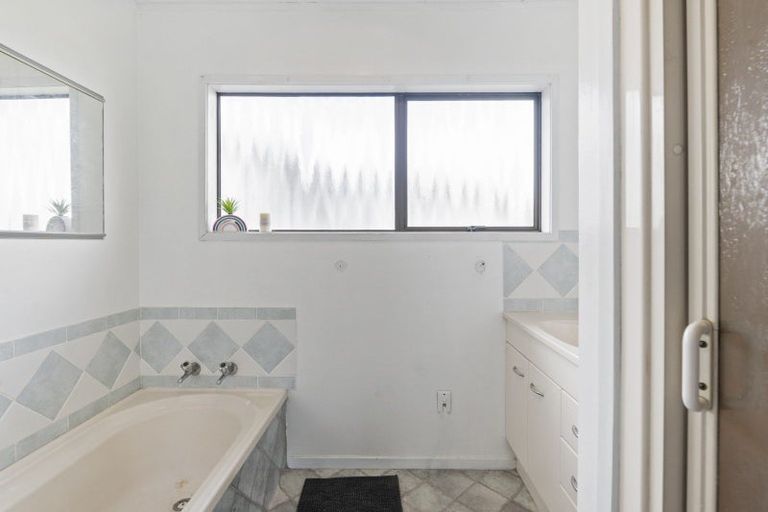 Photo of property in 36 Bay Vista Drive, Red Beach, 0932