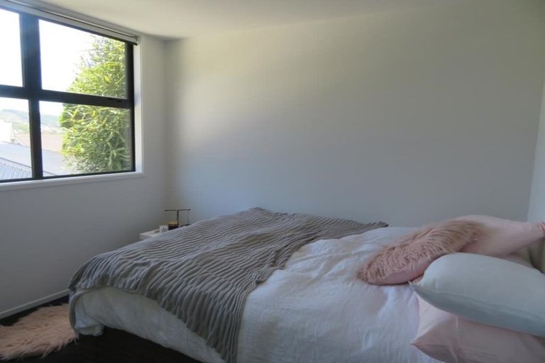 Photo of property in 16 Appleton Place, Karori, Wellington, 6012