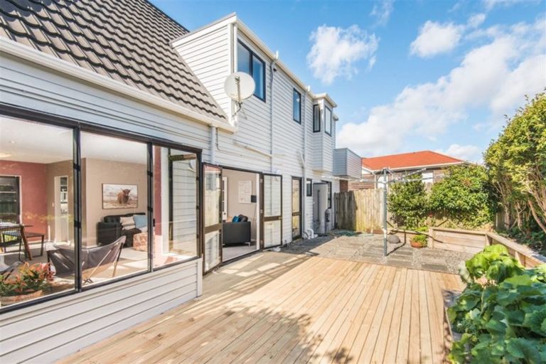 Photo of property in 45a Satara Crescent, Khandallah, Wellington, 6035