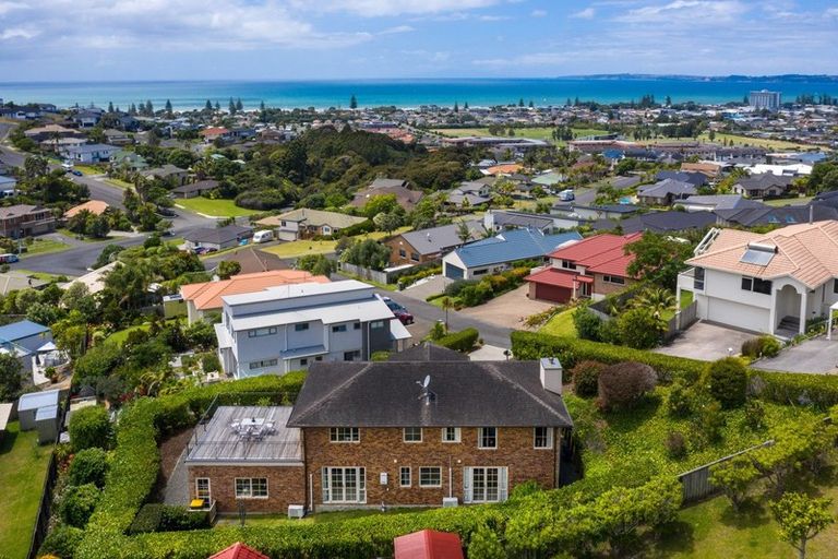 Photo of property in 12 Grovenor Drive, Orewa, 0931