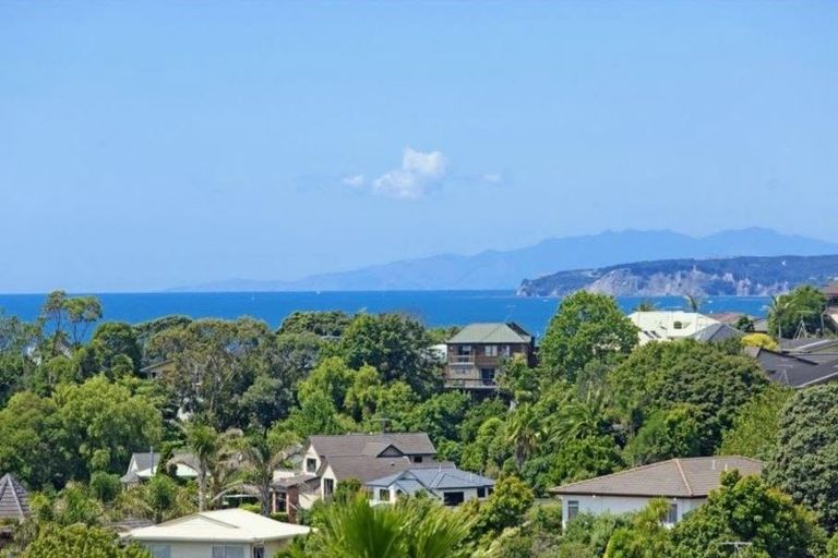 Photo of property in 180b Whangaparaoa Road, Red Beach, 0932