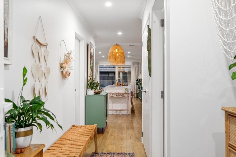 Photo of property in 2 Glenvale Place, Pyes Pa, Tauranga, 3112