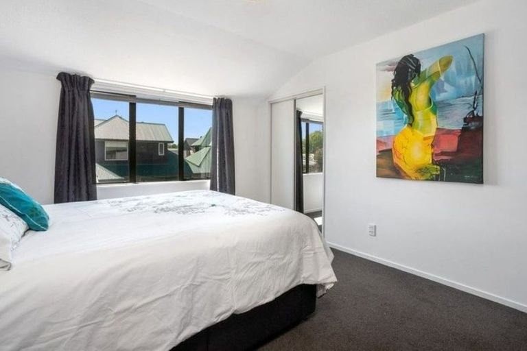 Photo of property in 325 Bealey Avenue, Edgeware, Christchurch, 8013