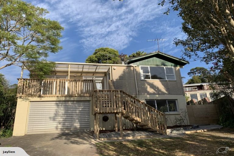 Photo of property in 26 Arosa Place, Forrest Hill, Auckland, 0620