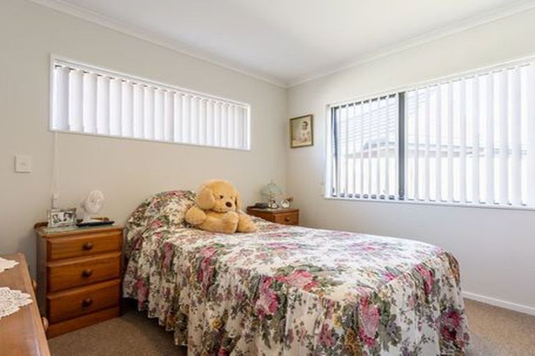 Photo of property in Rangeview Villas, 10/9 Fuller Close, Levin, 5510