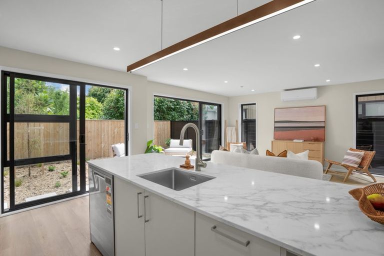 Photo of property in 12 Ngarara Road, Waikanae, 5036